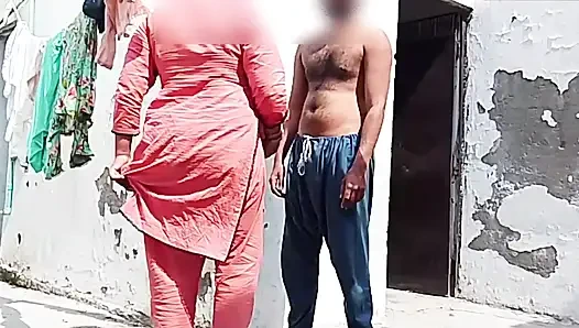 BUSTY DESI INDIAN BHABHI SUCKING COCK AND GET FUCKED