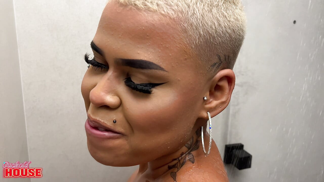 She Had Great Sex and Received Her First Anal Penetrations to Lose Her Virginity