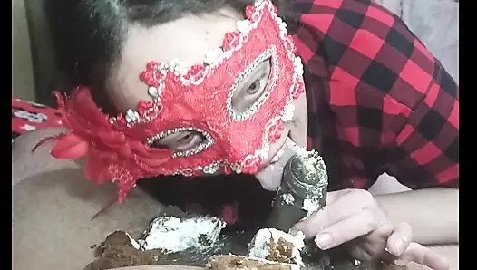 I play extreme with food with my husband: I lick cake and swallow his milk.