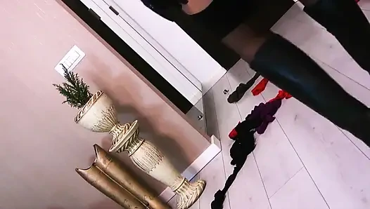 Babysitter Vacumming