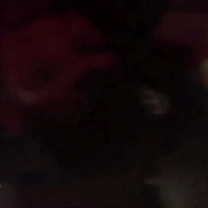 이 젊은이의 자지 크기를 봐야해, 놀고 나면 나는 그것을 삼킬거야!