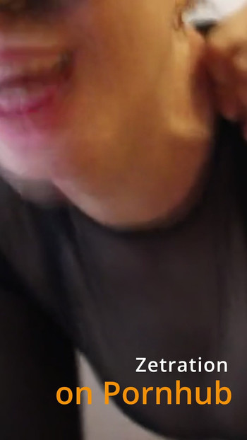 היא רצתה לבדוק את השליטה שלי... והראיתי לה מי מוביל. סרטון מלא שתוכלו לצפות בו בערוץ שלנו Zetration ב- Pornhub.