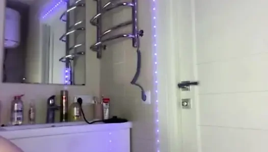 Muncrat luar biasa muncrat dengan banyak percikan