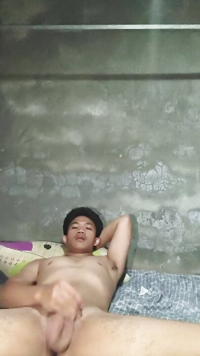 Filipino Twink Gets off for Stepdaddy's Pleasure