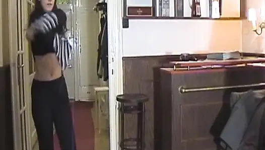 Özel Üçlü Tutku Kızıl Saçlı Vahşice Yarak Emiyor