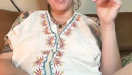 Sigara içen fetiş orta yaşlı seksi kadın mastürbasyon