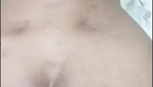 Hintli üvey kız kardeş domaltarak sikişiyor