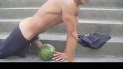 Přidání semen k melounu - asijský obrovský penis