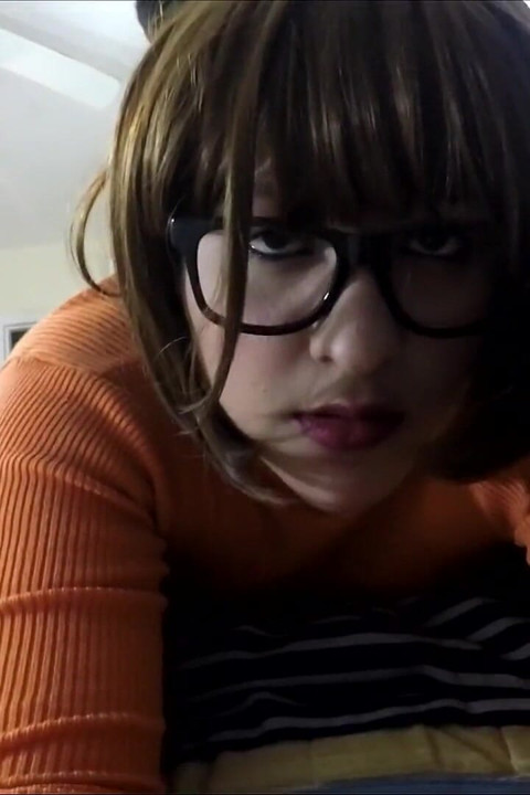Velma o ia în cur - primul anal