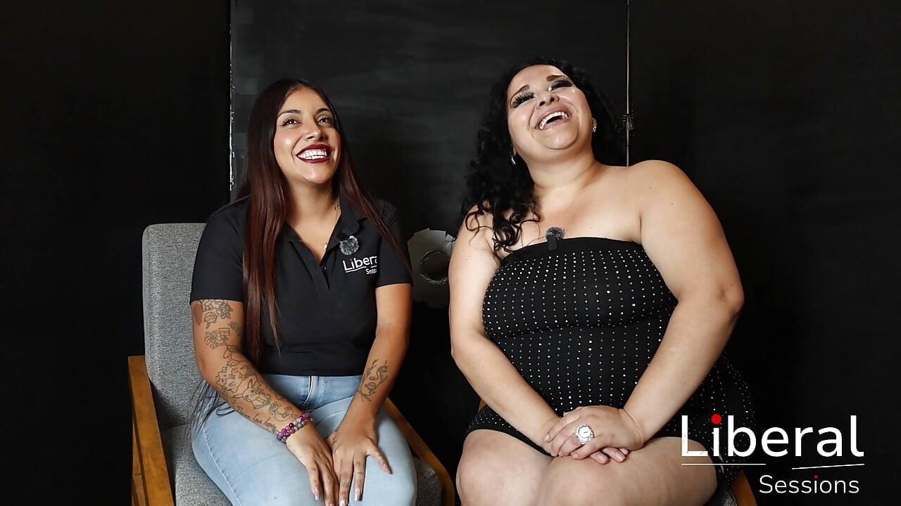 BBW SUCKS THE DICK OF TWO GUYS IN GLORY HOLE