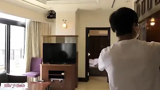 Игривые игры превращаются в близкие моменты, делюсь бездушной, но интимной встречей фаната, 2-й