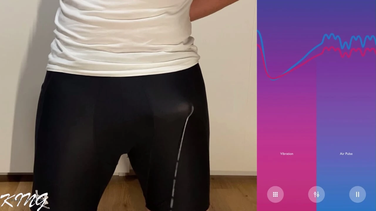Enorma handsfree sperma i tighta byxor