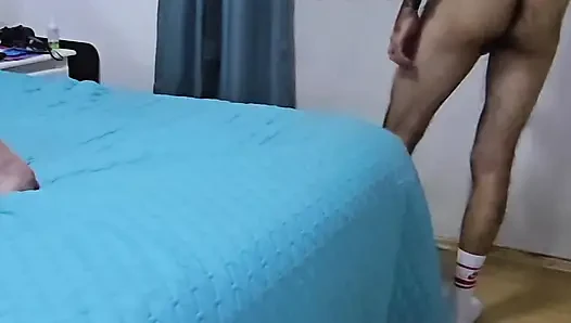 Dengan tirai terbuka Riva memberiku blowjob besar