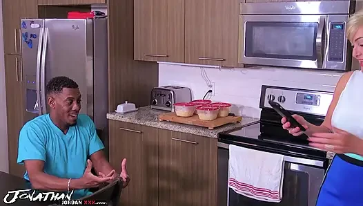 Seksi ninenin yarağa ihtiyacı var 7/24