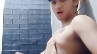 Un Twink Asiatique Te Le Donne En Solo