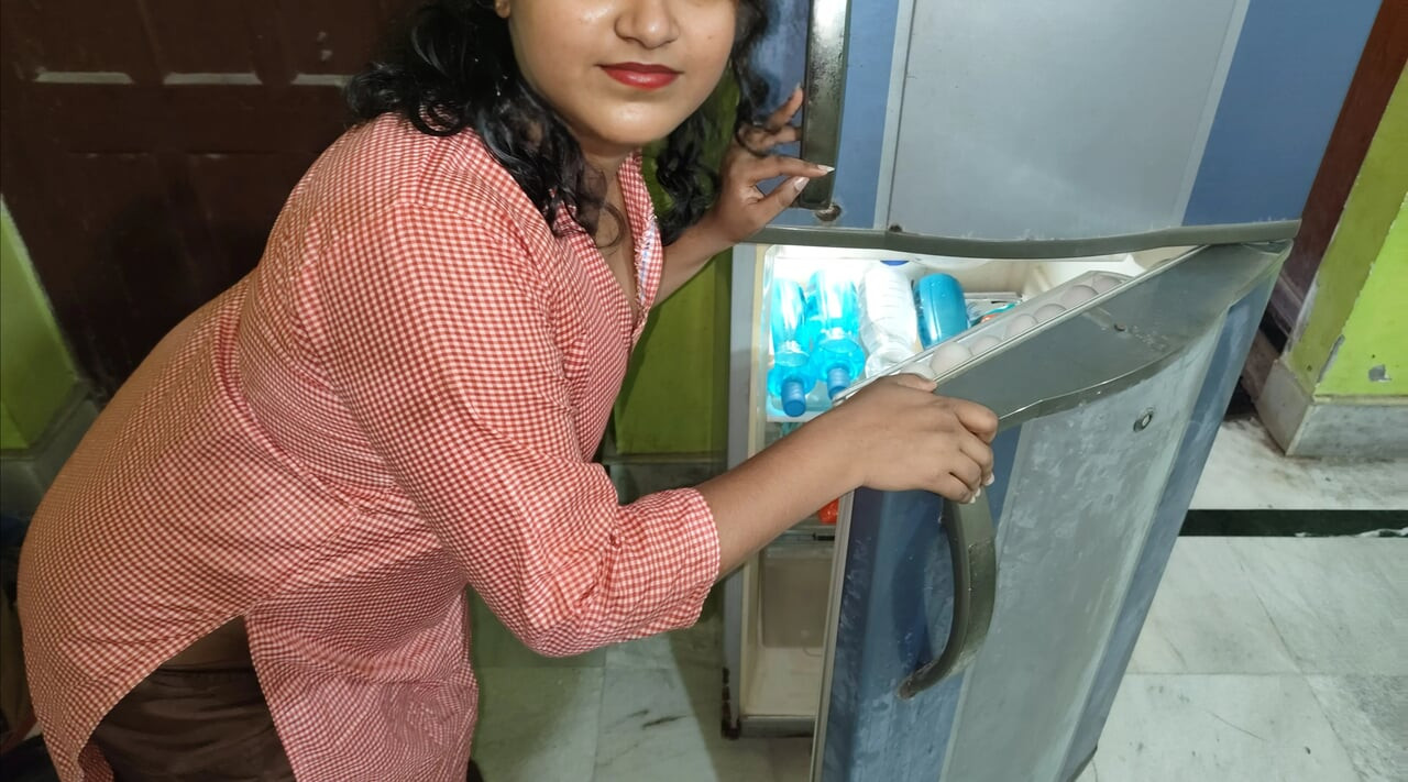 'Bhaiya dard ho raha hai, par maza bhi bahut aa raha hai' - Indian stepsister dirty talk in Hindi
