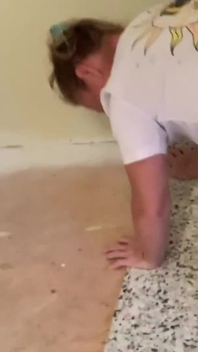 君の母さんと出会った経緯 職場で妊娠させた | クリップ 2