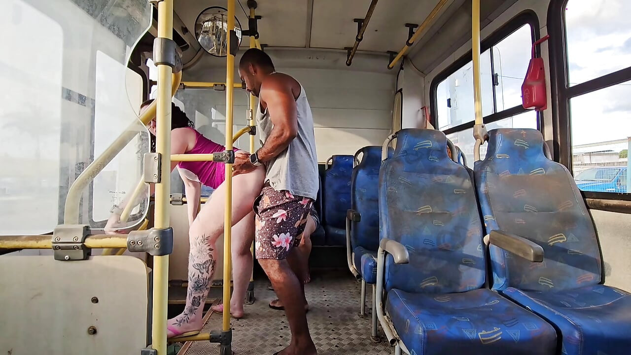 DUDE GETS ON PUBLIC TRANSPORT I SCREWED UP FOR EVERYONE TO SEE AND LEFT
