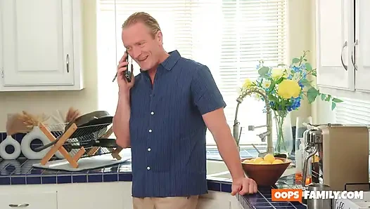 Falsche muschi, echtes vergnügen. Werde frech und schmutzig mit diesem sexy, kleinen schätzchen.