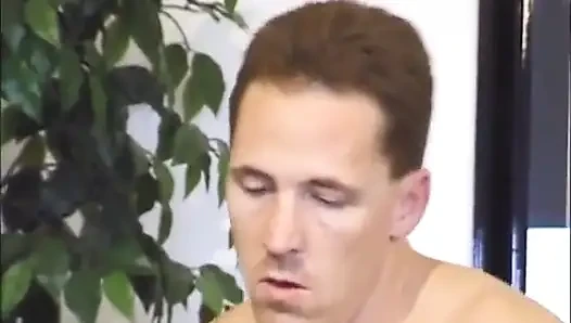 Giant body MILF in action