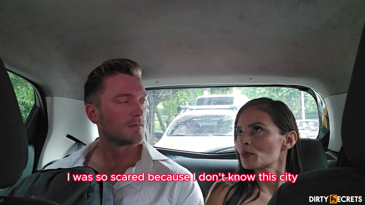 我在机场遇到一个陌生人，最后我们做爱了