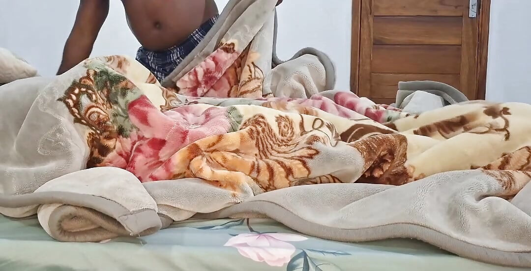 彼は私を上手く、そして美味しく抱いていましたが、夫は私がオーガズムに達するまで彼のチンポでトゥワークするのが大好きでした。