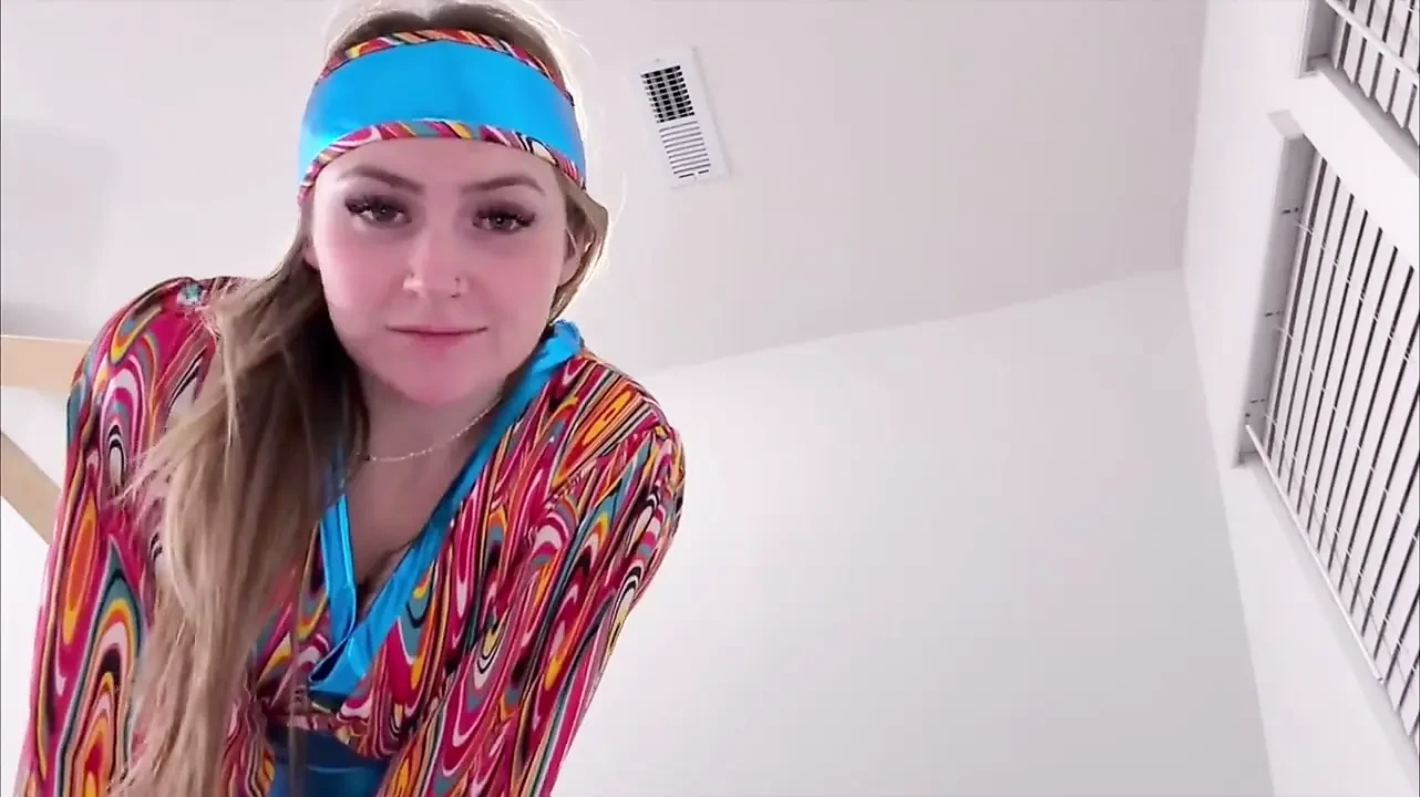 London Evans' Groovy '60s Giantess Domination 4K-pov Shrinking Fantasy Awaits!