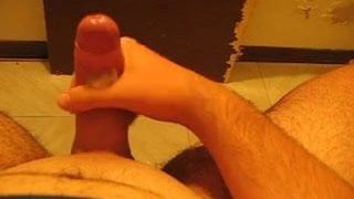 Amateur masturbación con la mano con megacumshot 2