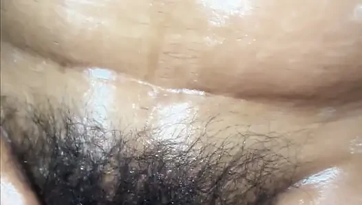 Heute drückte die Masseuse Priyas möpse und gab ihr ein volles foul.