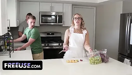 Pie and Pussy: Oliver's No Nut November Ends with Crystal's Steamy Stepdaughter Service