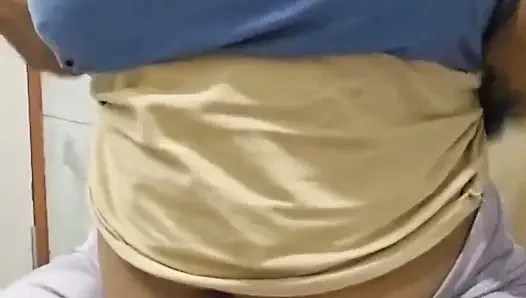 Aku muasin memekku pakai vibrator sampai muncrat