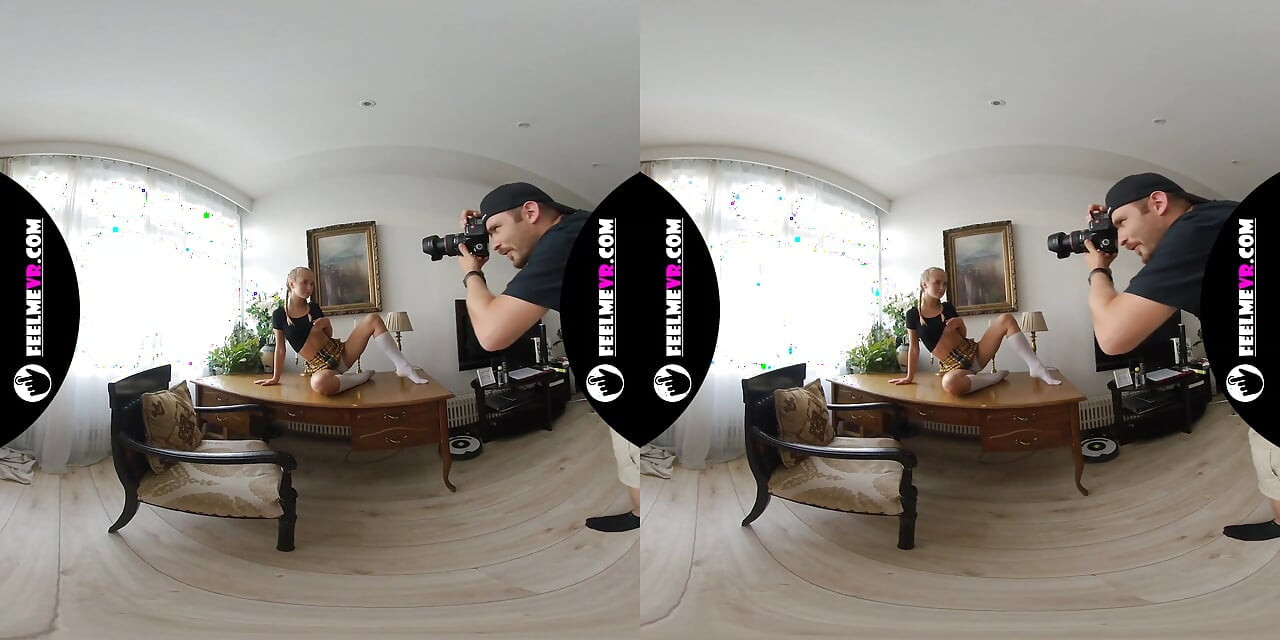 Layza Teeny Model Naked in Photoshoot 3D Vr180 Backstage
