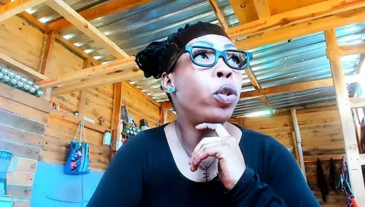 Rol yapma, büyük götlü uzaylı kadın dünyada...