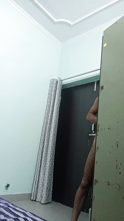 Polițistă desi homosexuală, un ofițer vitreg este supt