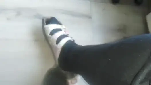 Yıpranmış Birkenstock ayakkabıları