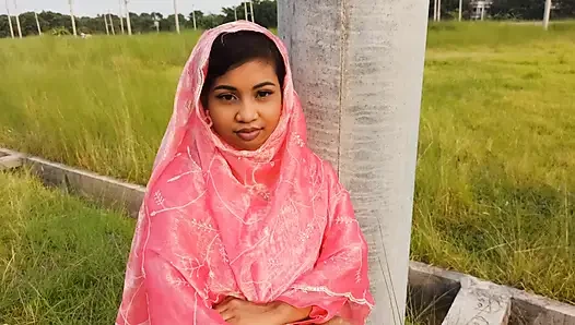 Cewek bangladesh lagi nungguin di luar ruangan, aku nggak tahu siapa, tapi aku coba tonton kalau ini video seksku.