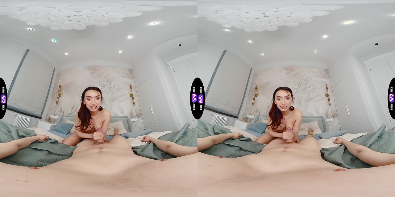Ashly Rabbit servește anal fierbinte de dimineață în loc de micul dejun - teenMegaWorld