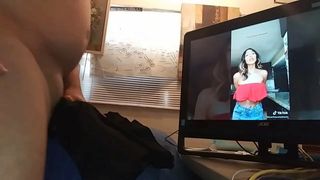 Widząc nowe wideo z mojej exgirlfri podczas ruchania jej majtek