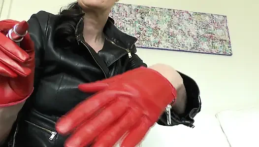 Bevor du ins bett gehst, werde ich deinen Körper mit Lippenstift anmalen, lady victoria Valente