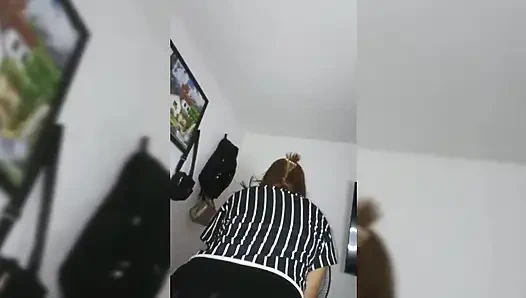 Каждая женщина, независимо от того, как она храбра, всегда в конечном итоге делать то, что ей нравится, трах!!