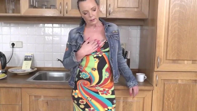 mature mom inka fucks her hungry pussy cheating POV