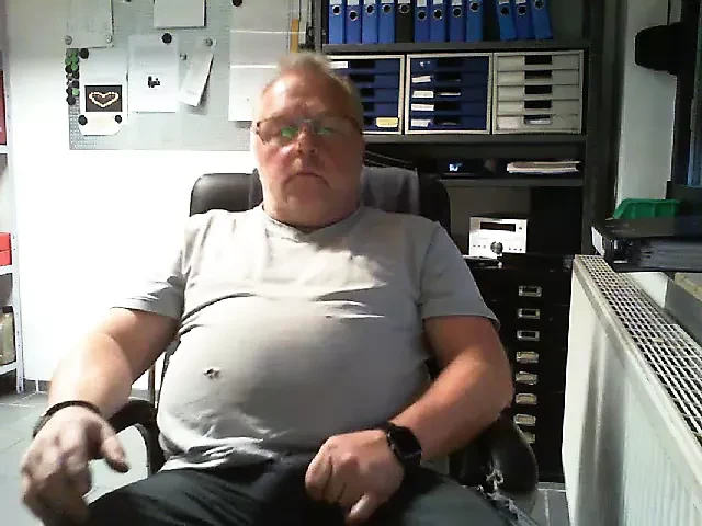 P2-Office Man - Huge Cum