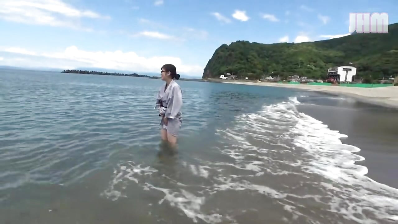 Hot Spring - Shiori, 25, a Married Woman - 3