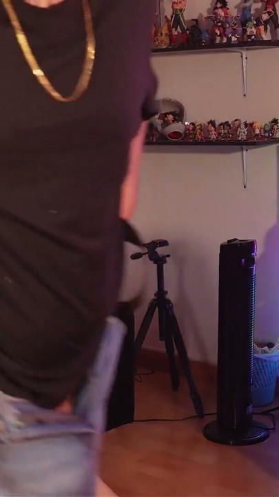 I get fucked by my gamer friend's boyfriend in her setup while she plays on the computer | Clip 3