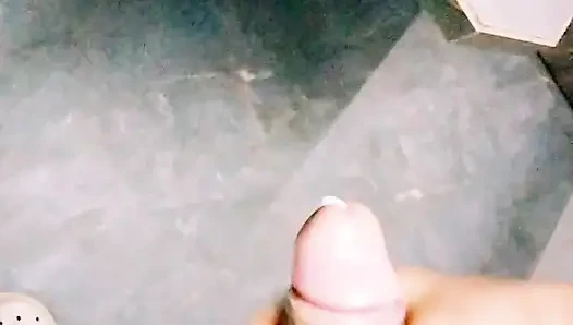Genç oğlan sexey vücut ve seks yapıyor.elle muamele