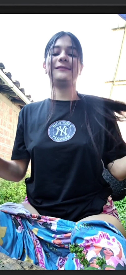 Sexy Girl Streams and Touches Herself for Fans