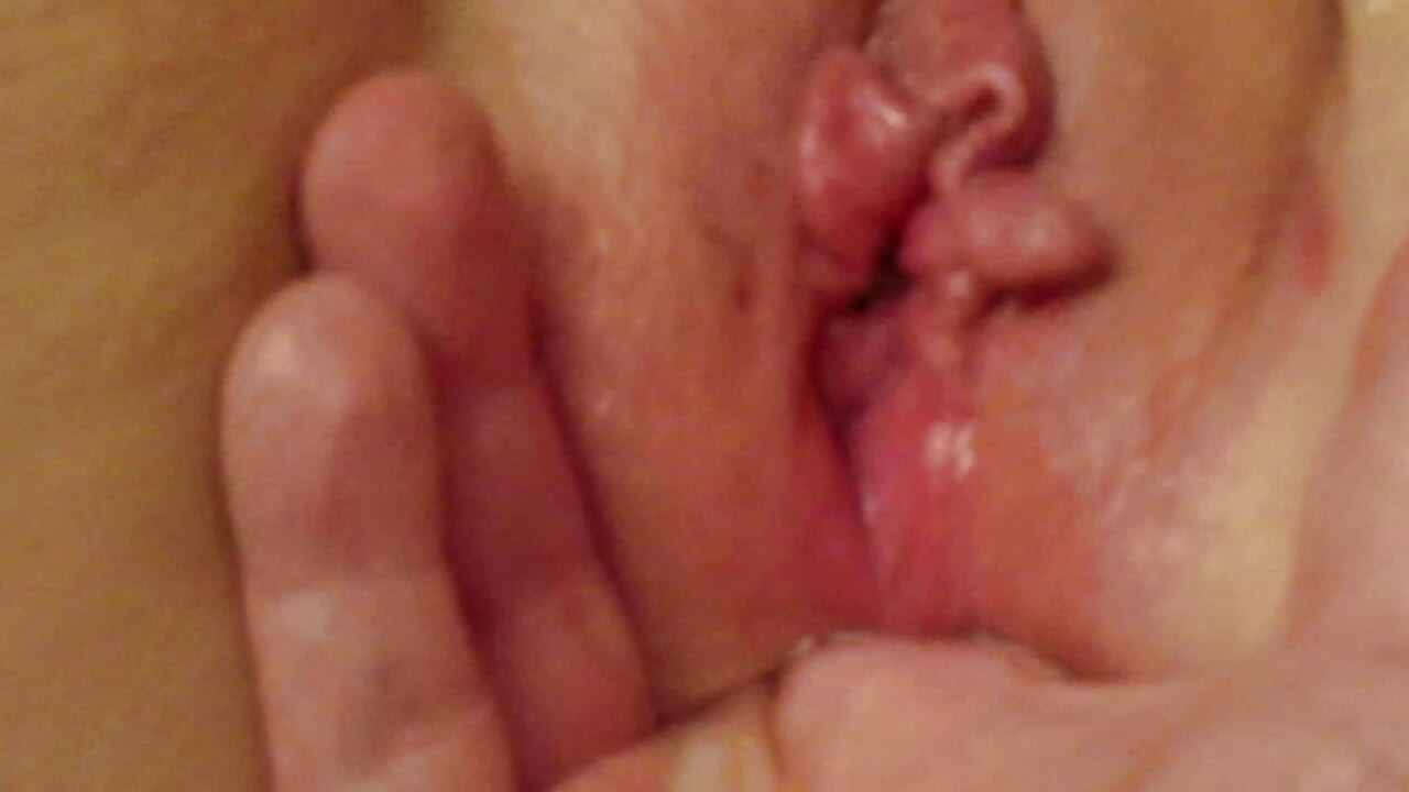 Bà già rose buổi bắn nước sớm