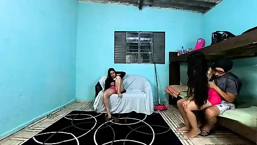 Я не могу контролировать свою эрекцию, когда я вижу друга моей жены