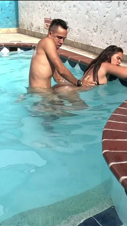 SEX IN THE POOL WITH A BIG ASS BRUNETTE WITH A NARROW PUSSY | Clip 1
