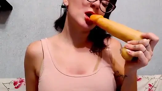 Nyepong 2 dildo bersamaan